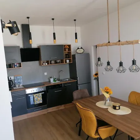 4 Apartmens Private Pool 20people Max * Σολίν
