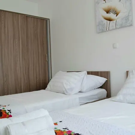 4 Apartmens Private Pool 20people Max Appartement *
