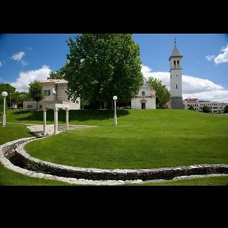 4 Apartmens Private Pool 20people Max Solin