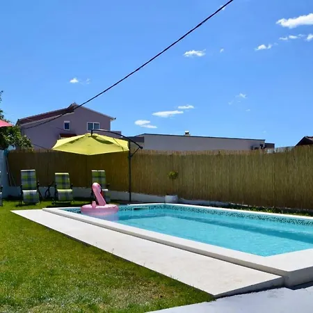 4 Apartmens Private Pool 20people Max *